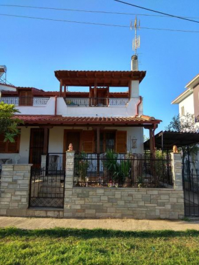 Family seaside house in Mouries